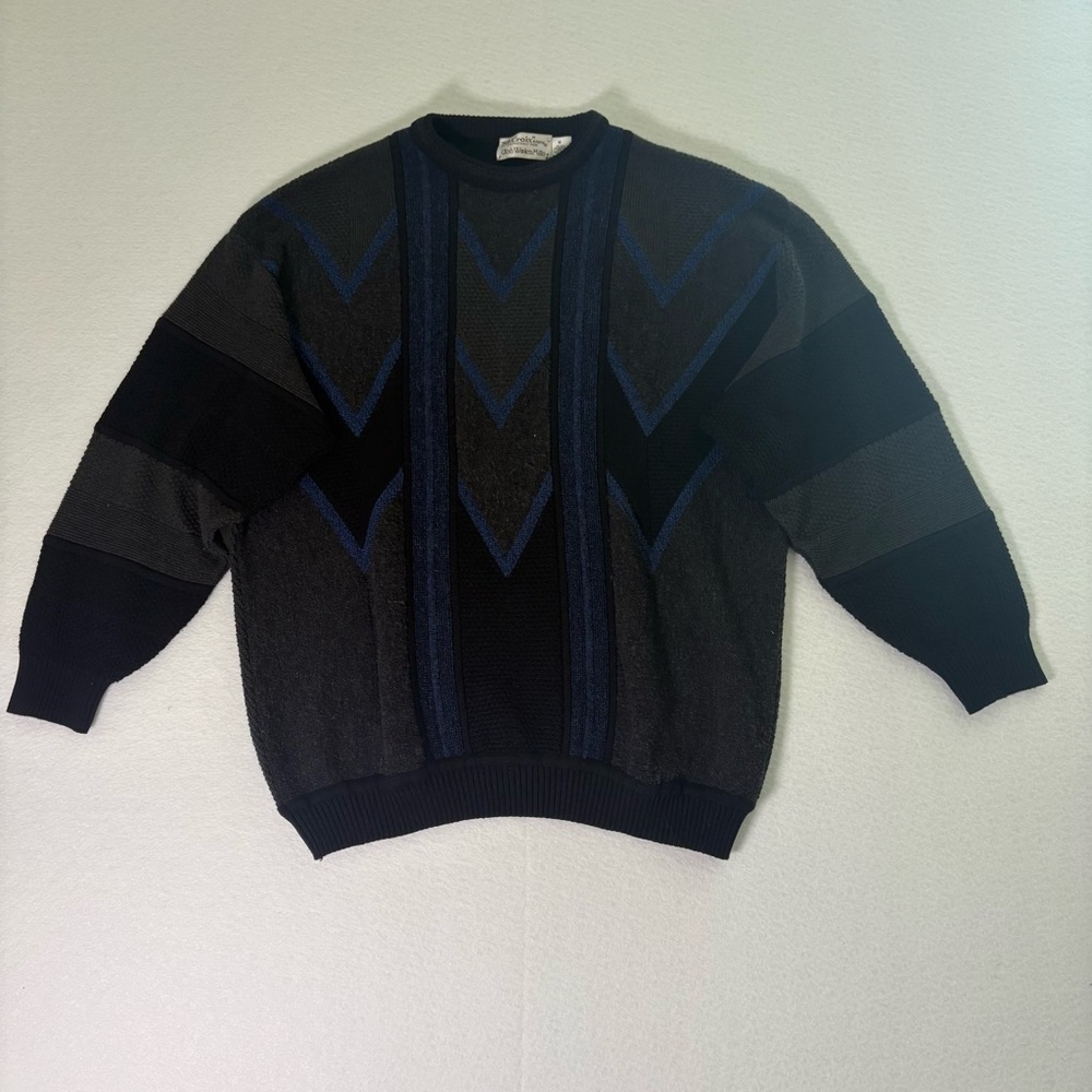 St.Croix Knits Men’s Black Crewneck sweater 100% wool Blue stripes #J0013